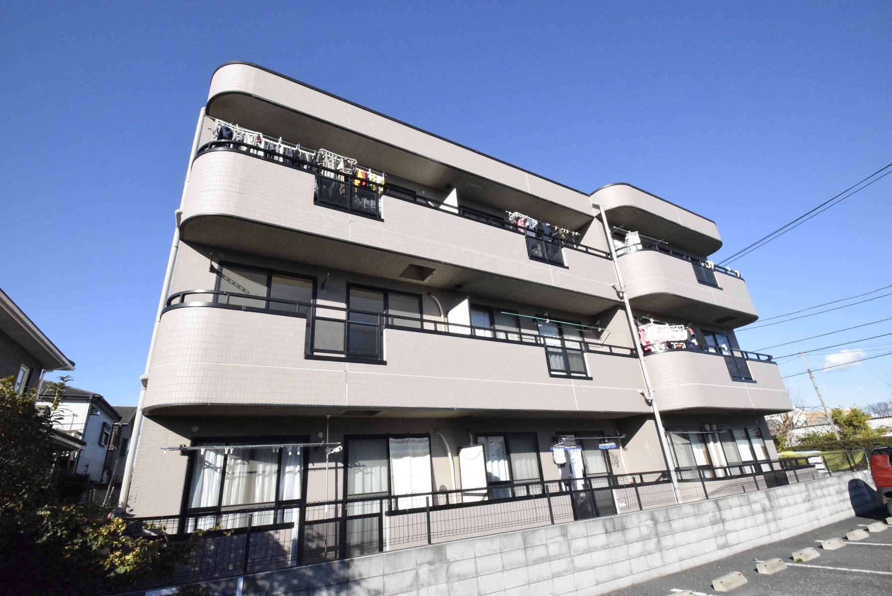 戸田市笹目　３階建てマンション　H様