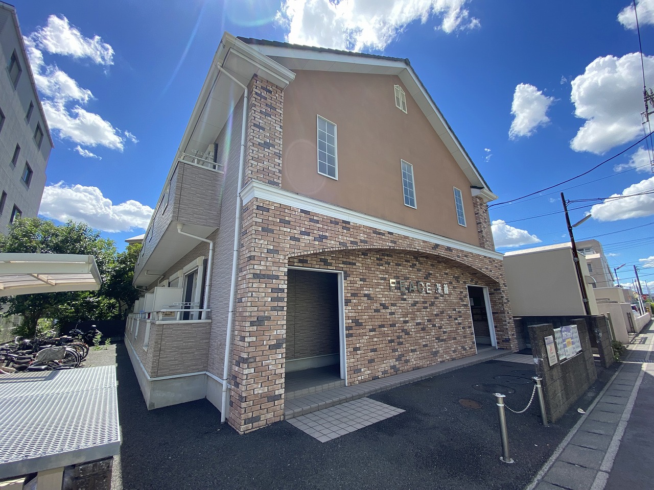 戸田市新曽　２階建てアパート　H・T様