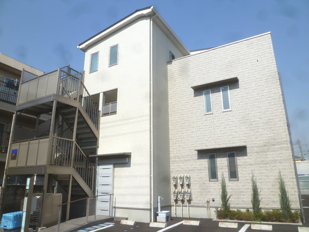 戸田市笹目　3階建てマンション　T様