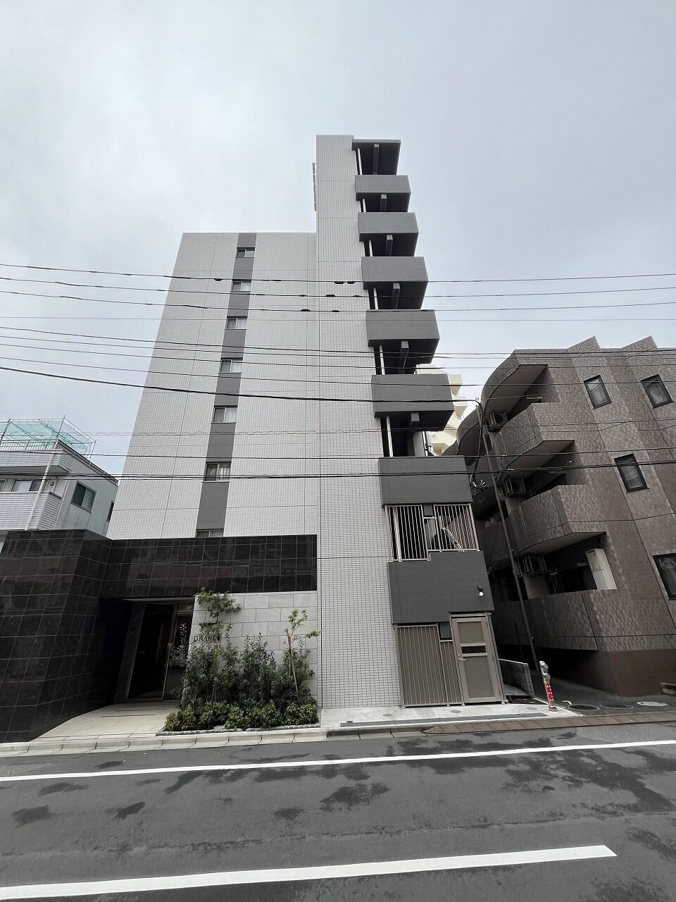 戸田市大字新曽　８階建てマンション　O様